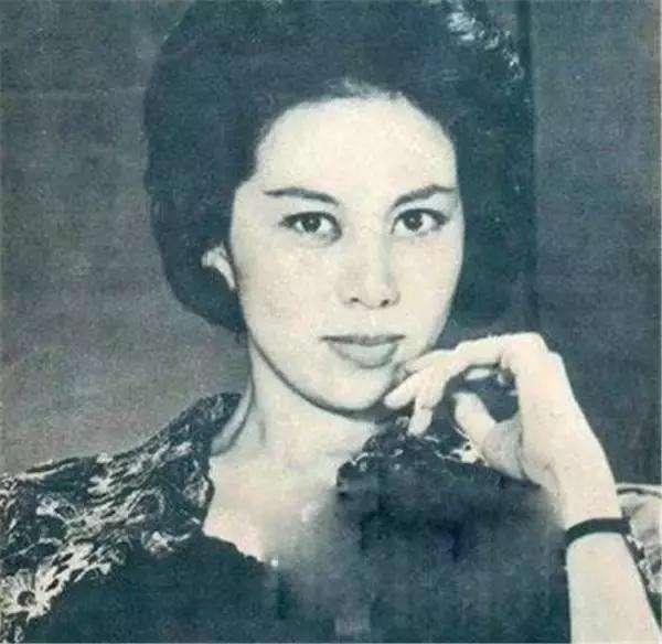 關之琳的美出自基因！ 爸爸是「顏值超高演員」 與妻被譽為金童玉女卻離婚收場：他不是好父親