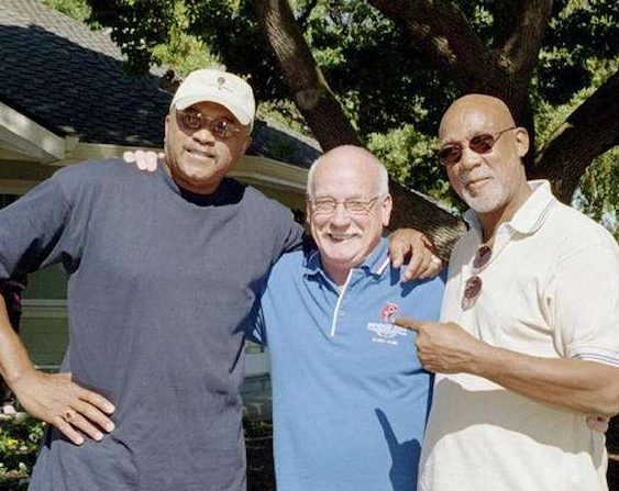 49年前兩位黑人「奧運上舉手致敬」寫下歷史 但旁邊「沒舉手的白人」後續故事更讓人飆淚。