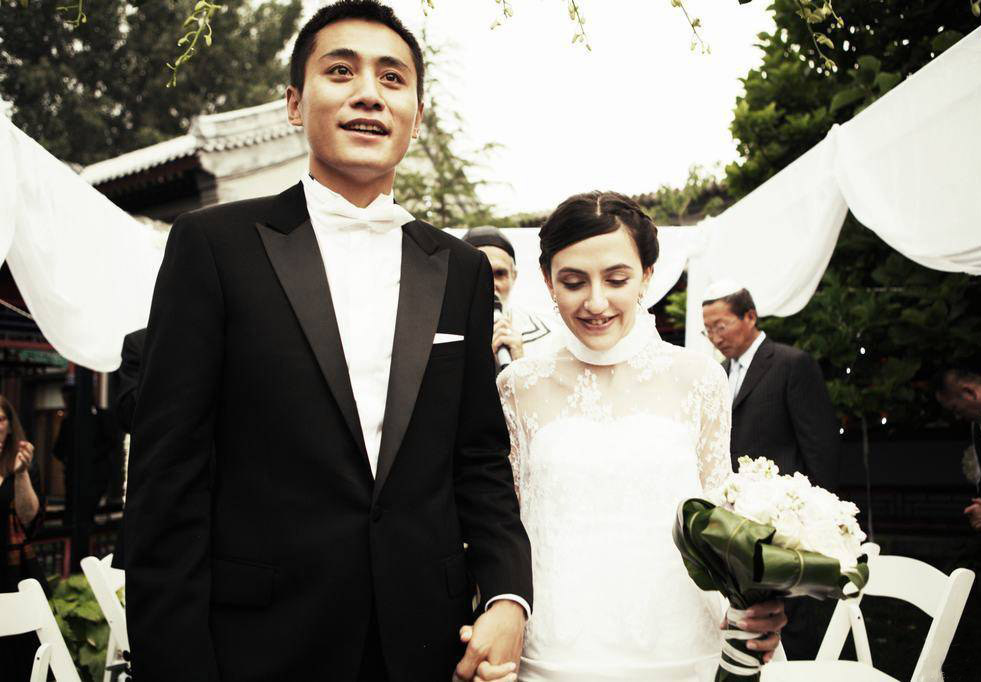 金馬獎影帝劉燁的「法國妻子」背景不簡單　「混血兒女」萌到搶過老爸鋒頭！