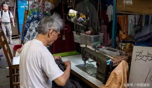 李嘉誠花1000萬吃剩菜剩飯? 原因曝光網友暖哭!香港奇蹟背後是150萬人的生存寄託