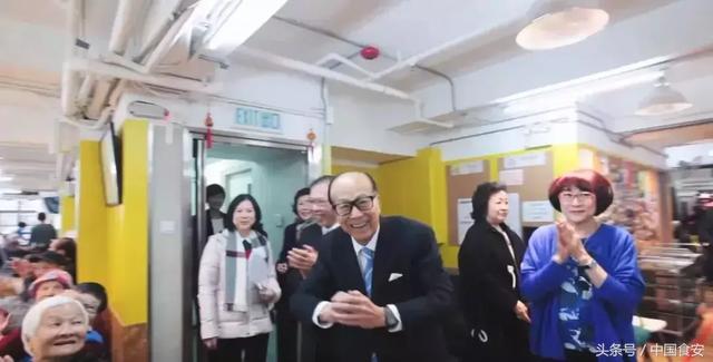 李嘉誠花1000萬吃剩菜剩飯? 原因曝光網友暖哭!香港奇蹟背後是150萬人的生存寄託