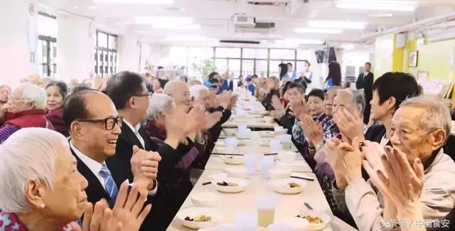 李嘉誠花1000萬吃剩菜剩飯? 原因曝光網友暖哭!香港奇蹟背後是150萬人的生存寄託
