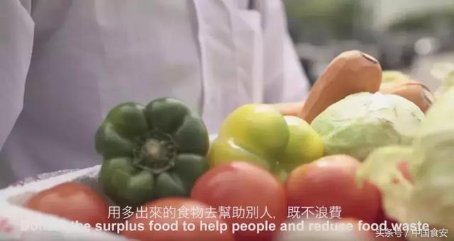 李嘉誠花1000萬吃剩菜剩飯? 原因曝光網友暖哭!香港奇蹟背後是150萬人的生存寄託