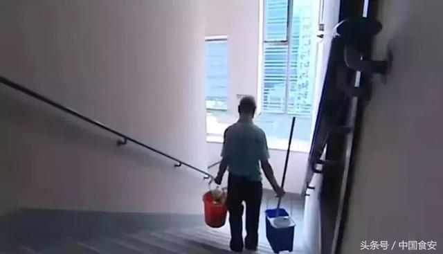 李嘉誠花1000萬吃剩菜剩飯? 原因曝光網友暖哭!香港奇蹟背後是150萬人的生存寄託