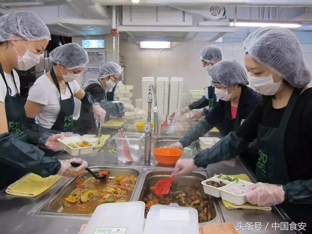 李嘉誠花1000萬吃剩菜剩飯? 原因曝光網友暖哭!香港奇蹟背後是150萬人的生存寄託