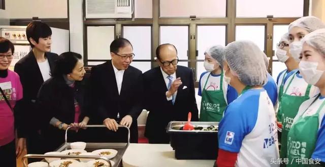 李嘉誠花1000萬吃剩菜剩飯? 原因曝光網友暖哭!香港奇蹟背後是150萬人的生存寄託
