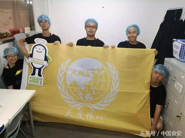 李嘉誠花1000萬吃剩菜剩飯? 原因曝光網友暖哭!香港奇蹟背後是150萬人的生存寄託