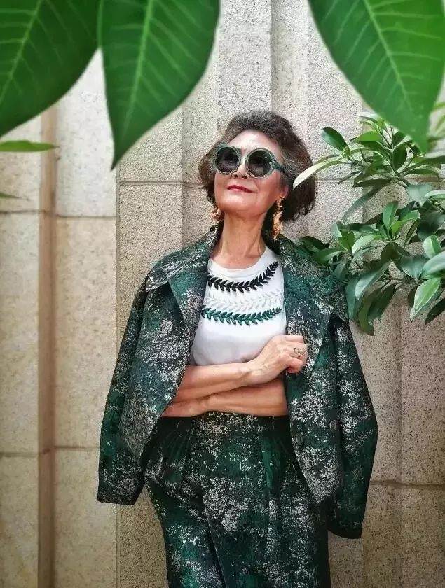 70歲奪選美冠軍！「旗袍奶奶」走向國際伸展台　驚艷世界：老了還是可以照樣美