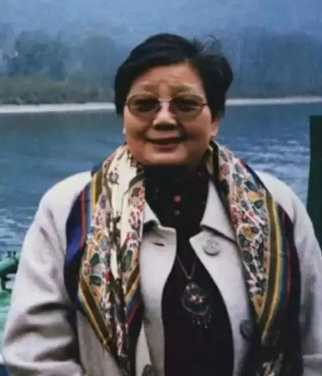 70歲奪選美冠軍！「旗袍奶奶」走向國際伸展台　驚艷世界：老了還是可以照樣美