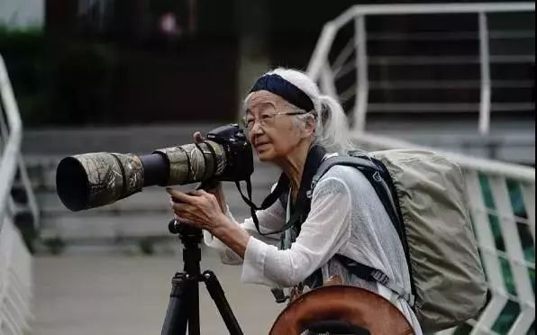 70歲奪選美冠軍！「旗袍奶奶」走向國際伸展台　驚艷世界：老了還是可以照樣美