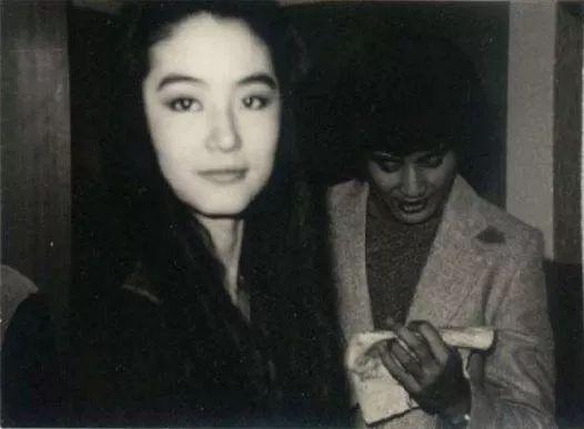 王菲的瀟洒與林青霞的傻,一首《滾滾紅塵》道盡74年演藝圈愛恨史