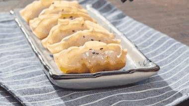 懶人餐就靠它！教你做簡單美味「電飯鍋煎餃」　不會煮飯也能輕鬆學會～