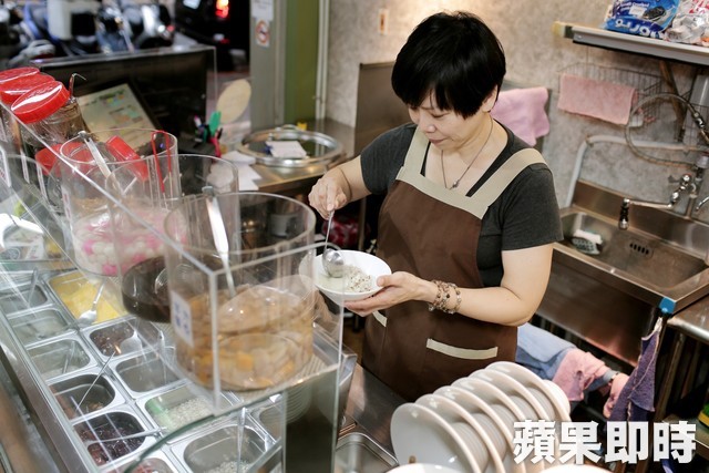 兩百萬冰店當員工新婚大禮！金曲歌后「拜師學藝開冰店」好評不斷  如今轉讓笑稱：像把小孩送別人