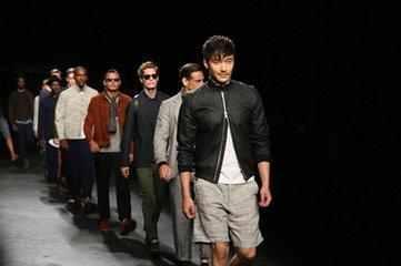 還記得《澀女郎》裡的胡兵?曾拿下模特兒大賽冠軍 如今47歲「凍齡容顏」曝光惹人羨!