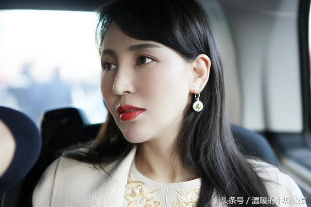 19歲一出道就住地下室！25歲結婚連生三胎  導演老公為44歲的她「量身訂做一部劇」