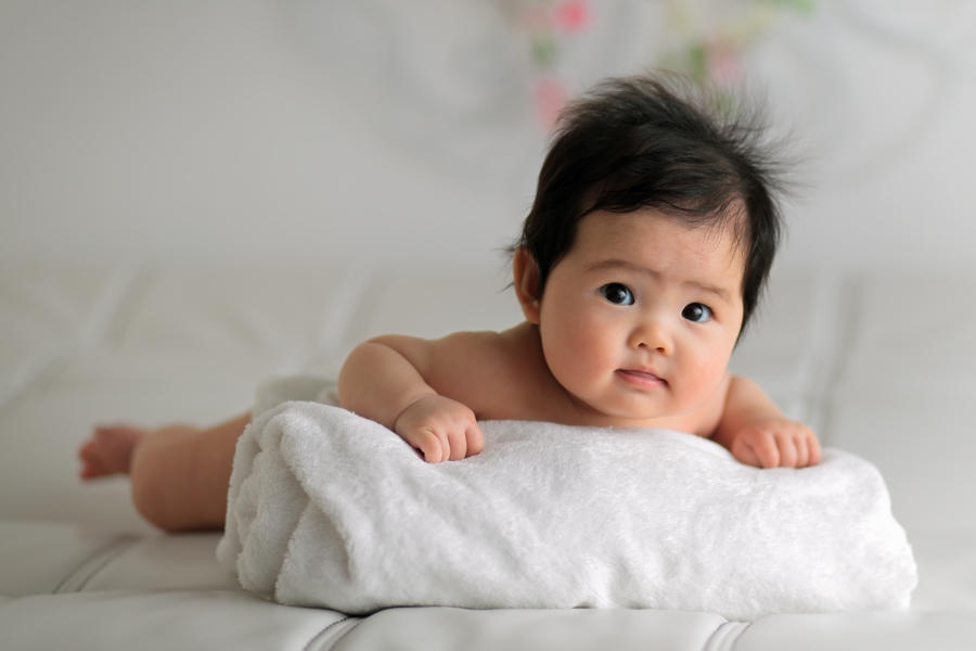 老闆娘每天給「老奶奶與小女孩」免費煮麵吃 孰不知小女孩卻是她的親生女兒!