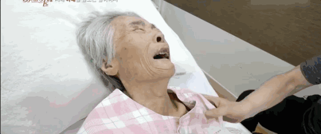 哭到不能自己!老婆失憶10年兩個兒子都出事 87歲的他已經「苦了24年」:光是活著已拼盡全力