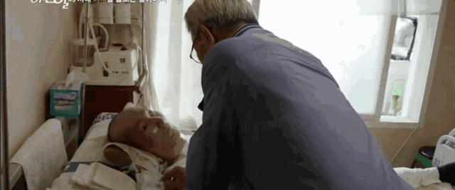 哭到不能自己!老婆失憶10年兩個兒子都出事 87歲的他已經「苦了24年」:光是活著已拼盡全力