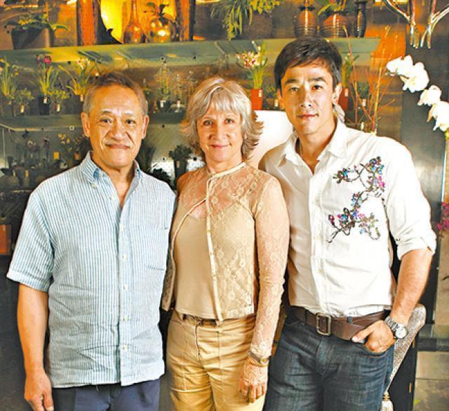 78歲吳耀漢坐擁7套房產成包租公，42歲兒子卻被女方嫌窮！一句話反擊大快人心！