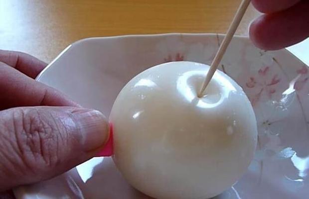 50歲大嬸「把牛奶罐進氣球」被笑：黑白來　半小時後「端出超猛成品」鄰居全看傻：拜託教我！