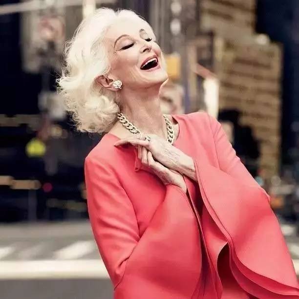 豔壓群芳！87歲超模「一年只花120塊」買保養品　拍攝寫真「身材仍如少女」不老秘訣大曝光　