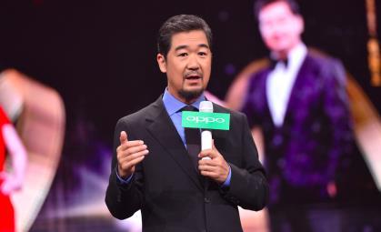 張國立為61歲愛妻慶生「蛋糕藏愛意」　老婆衣著樸素氣質不減當年！