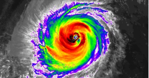 可能侵台！玉兔颱風回頭北轉「豪大雨連下4天」　 氣象局呼籲：共伴效應「降雨狂襲這些地區」