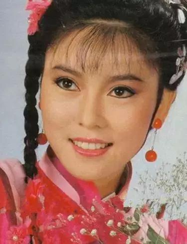 元配退位她上位！一起走過風雨28年沒緋聞  鄭少秋「演唱會向她深情告白」：有個好老婆真好