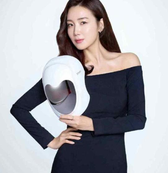 崔智友婚後7月美照曝光！與小9歲老公「一見鍾情」　新婚生活甜蜜「被當女兒一樣寵愛」