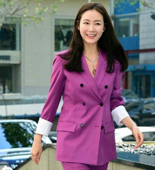 崔智友婚後7月美照曝光！與小9歲老公「一見鍾情」　新婚生活甜蜜「被當女兒一樣寵愛」