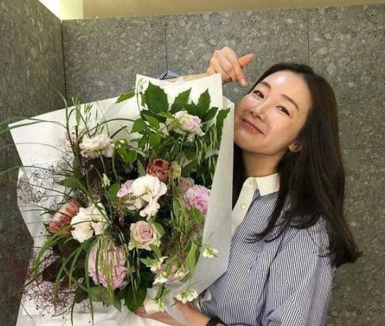 崔智友婚後7月美照曝光！與小9歲老公「一見鍾情」　新婚生活甜蜜「被當女兒一樣寵愛」