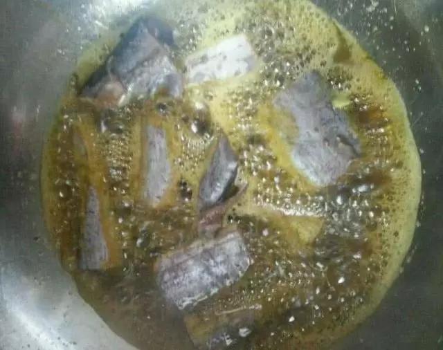 炸帶魚時，千萬別直接下鍋炸，多加1步，帶魚外脆裡嫩！