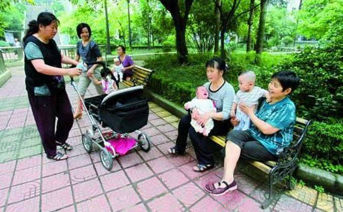 一位老人在兒女家帶孫子感言，太有感觸了帶不帶孫都要看！