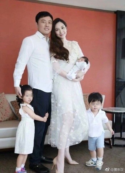 生3胎名份飛了！吳佩慈老公傳「熱戀22歲女」她吃醋翻臉　新歡侵門踏戶「直接宣示主權」