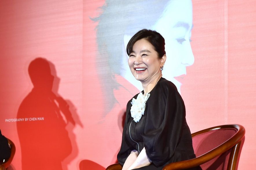 林青霞22歲女兒身價破10億！隱瞞身分當上設計師  證明「不靠爸媽」也能闖出一片天