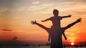 暗巷中看見「怪物」父摀住兒子眼，30年後翻出爸爸日記一切終於真相大白！