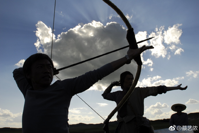 胡歌《射鵰》遇大難停拍!金庸二話不說「俠義解救」成就今日:沒有他我不會有今天