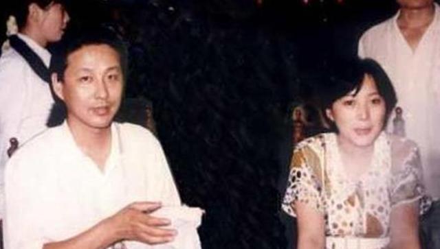 剛畢業就成知名電視台主持人！不顧家人反對嫁給窮小子　如今丈夫成影帝