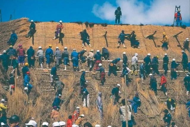 冬天旅遊勝地！日本最美鄉村「合掌村」此生必去  114棟茅草房「夜晚點燈雪景」美翻：彷彿走進童話中