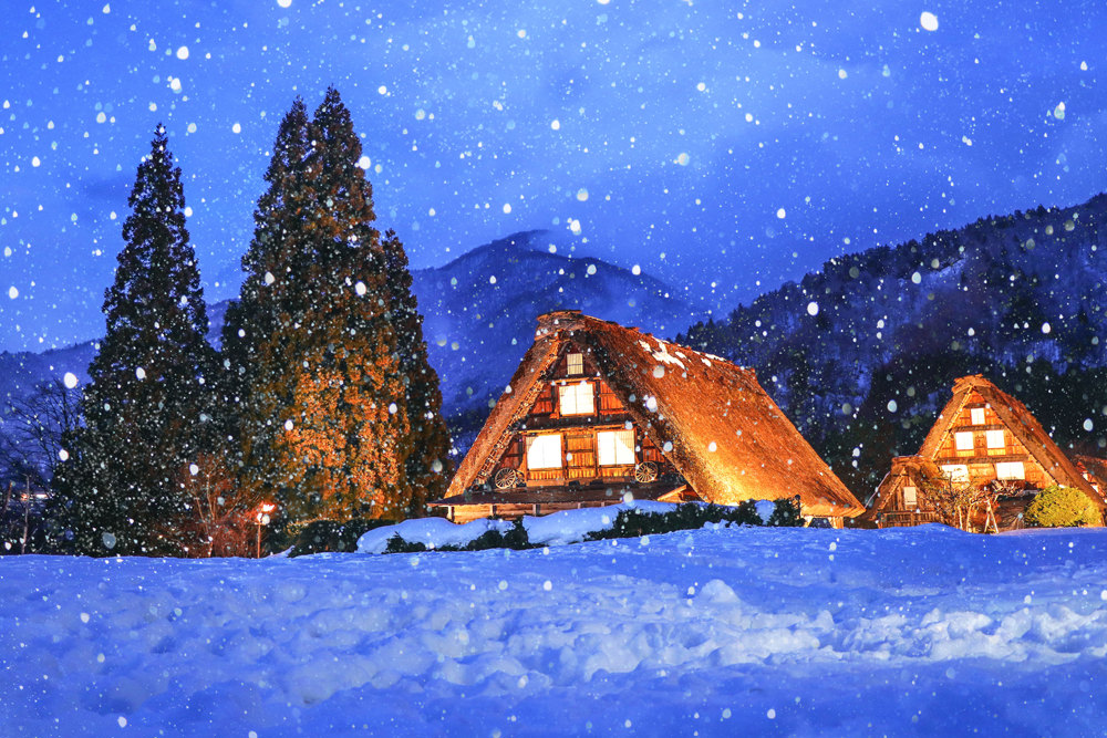 冬天旅遊勝地！日本最美鄉村「合掌村」此生必去  114棟茅草房「夜晚點燈雪景」美翻：彷彿走進童話中