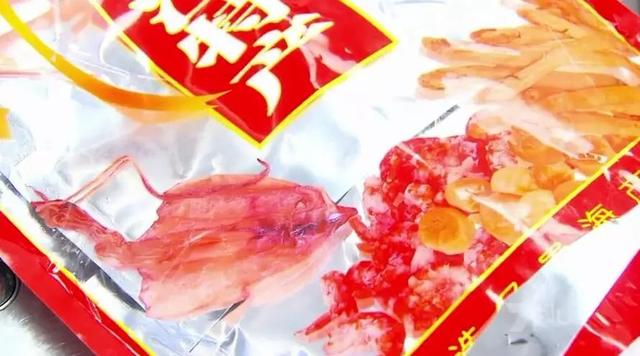 留學生在機場被攔下，「行李箱一打開」海關人員都覺得不可思議