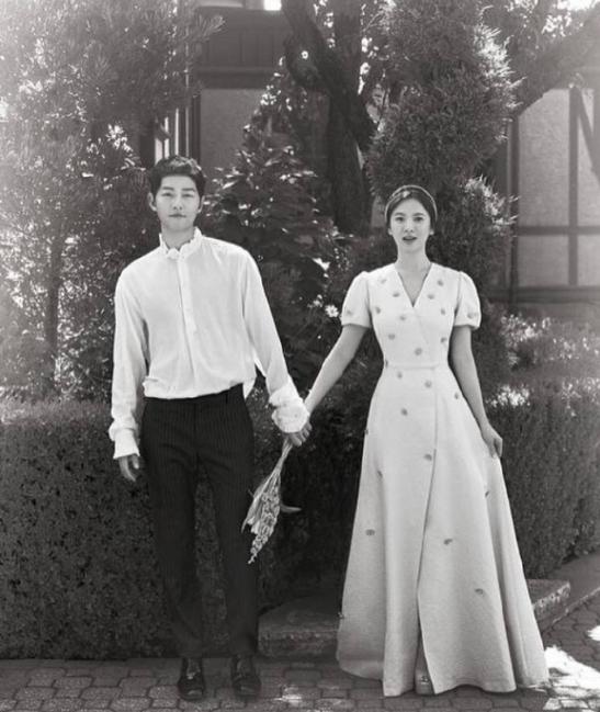 童話故事是真的！宋慧喬結婚一周年　店家爆料宋仲基「婚前追老婆舉動」根本寵妻達人