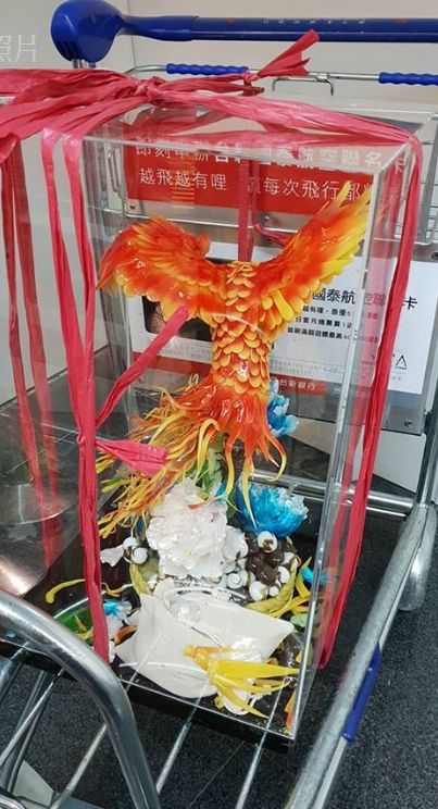捲土重來！被航警弄壞「她修好鳳凰」赴韓勇奪金牌　評審驚艷「小細節贏其他選手」為國爭光