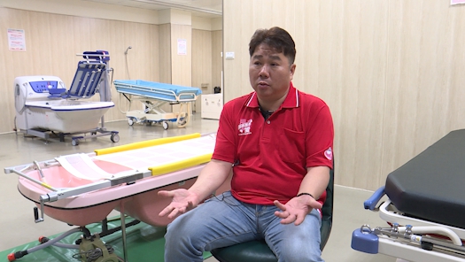 不覺得我很臭嗎？ 96歲嬤千日沒洗澡遭拒載！「到宅沐浴」助重拾尊嚴：為你們活到百歲