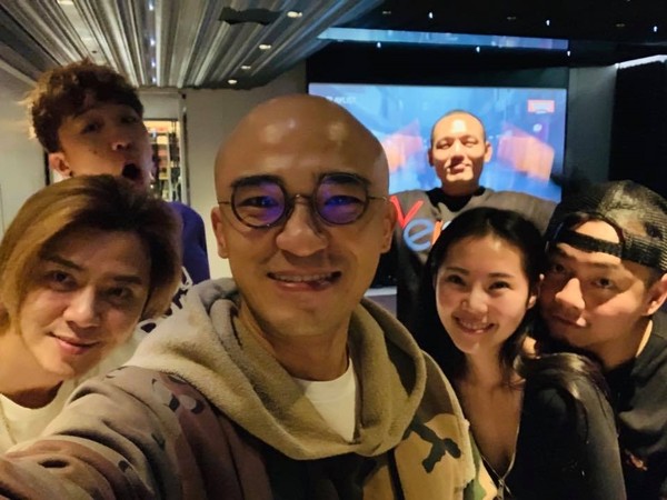 羅志祥豪宅曝光「在客廳開車」有夠狂　好友不小心「拍到天價收藏」比車子還貴