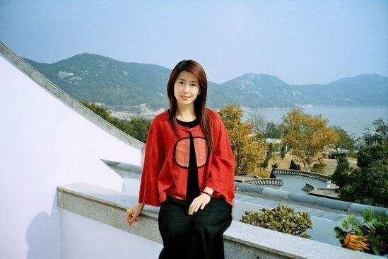 玉女歌手孟庭葦離婚後「獨自扶養兒子」　48歲依舊「容顏未老」氣質優雅