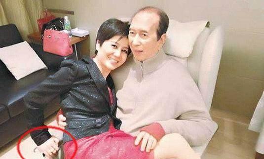 從舞女到身家百億!26歲「嫁給65歲老頭」養成「學霸兒子」 今58歲事業愛情皆得意