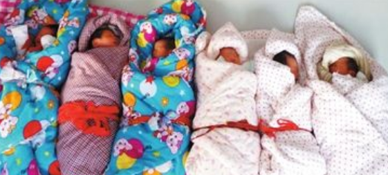 爸爸姓「向」!爺爺給六胞胎取名字醫生工作人員笑得直不起腰:太有才了