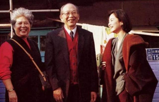 林青霞失散36年的姐姐 ！樂當「樸素退休教師」不怪父親不羨明星妹：平靜的生活很好