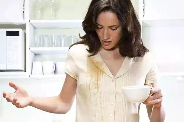 還在用手洗衣服？教你只用一個「塑膠瓶」就讓衣服潔白如新！